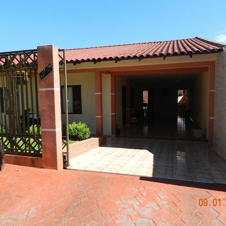 Casa Da Helo Quartos Em Foz Hotel Foz do Iguaçu Kültér fotó